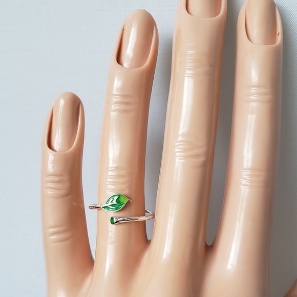 Artisan Sterling Leaf Ring - Picture 7 of 8